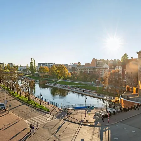 Hotel Apartament Szafarnia Waterline, Marina